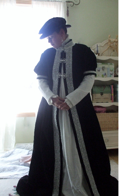 1580's Robe and Kirtle
